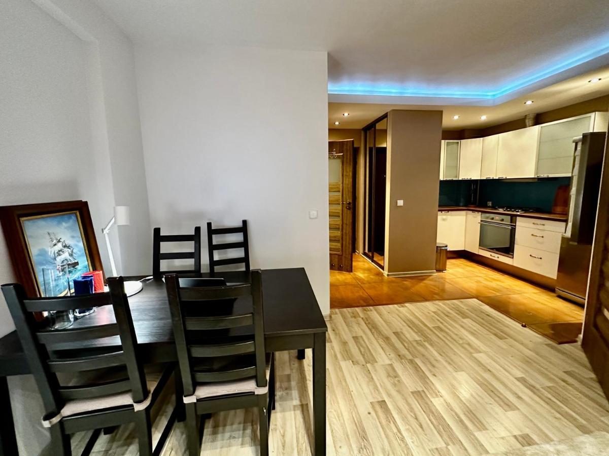 Decor 3 Metro Fast Wifi 1Gbs 80'Tv Hbo Disney Appletv Varsovia Exterior foto