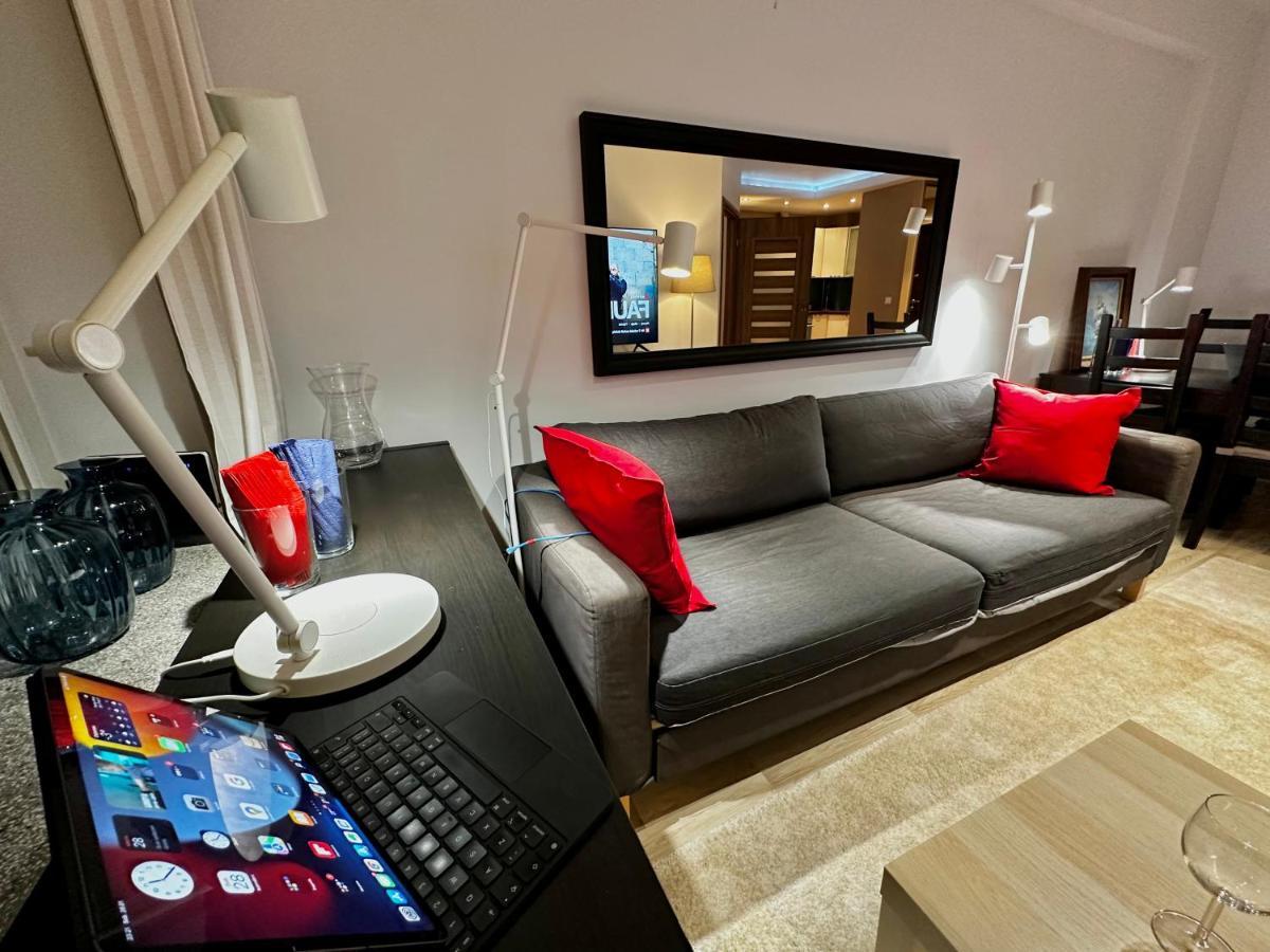 Decor 3 Metro Fast Wifi 1Gbs 80'Tv Hbo Disney Appletv Varsovia Exterior foto